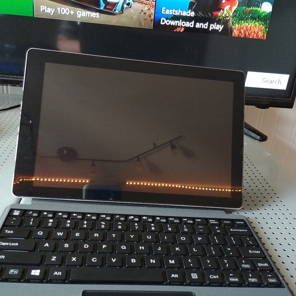 RCA touchscreen chromebook - Picture 5 of 5